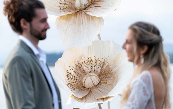 duo monumental de fleurs sur pieds pour décoration d'intérieur chez les particuliers et les hôtels